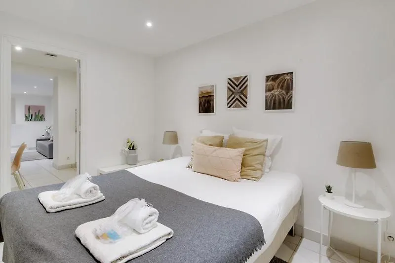250 Sainte - Superb In *